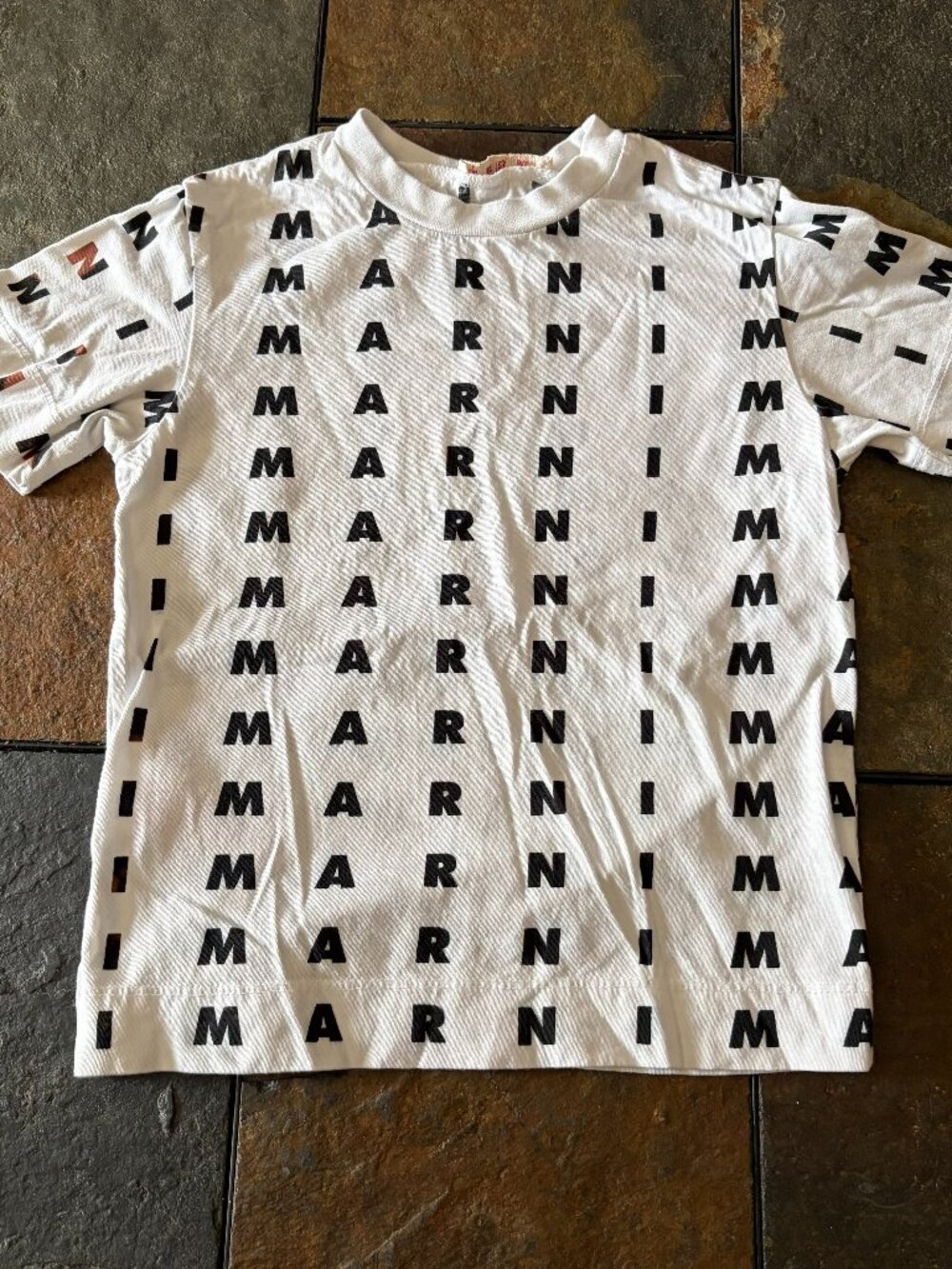 Marni Kids all-over logo print white cotton t-shirt size 4Y
